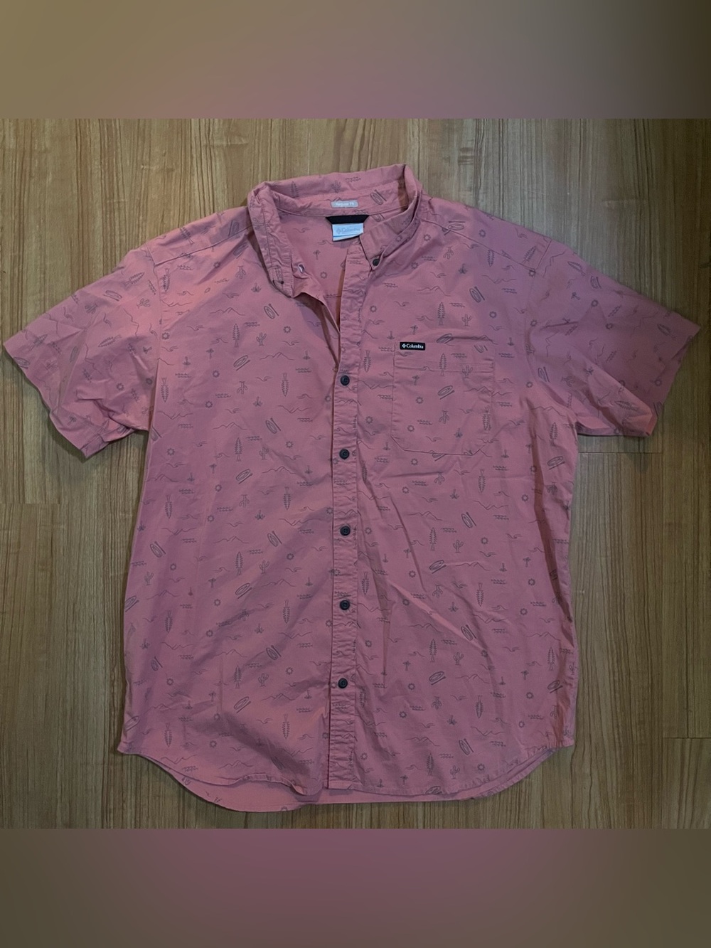 Columbia Men's Coral Short-Sleeve Button-Down Shirt with Subtle Print